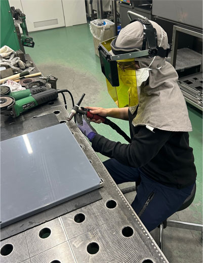 溶接している写真